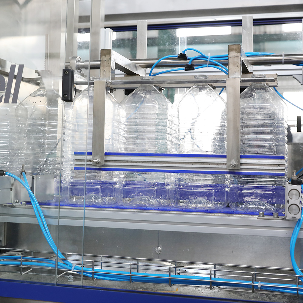 Tipo lineal Pequeña capacidad 3L 5L Botella de plástico para mascotas Máquina de llenado de agua pura para beber Línea de embotellado para mascotas de 10L